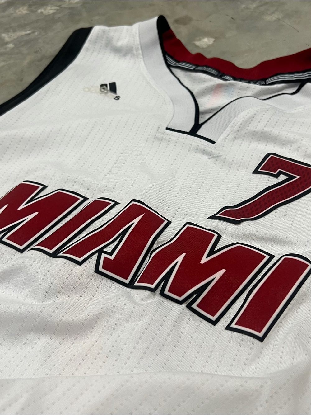 Miami Heat Basketball Jersey Men’s XL Adidas Dragic NBA White READ - Picture 2 of 8